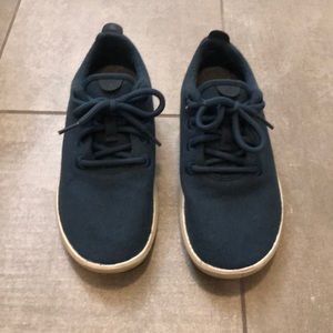 Allbirds women’s wool runners in Navy